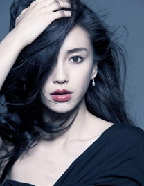 Angelababy亮相上海